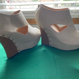 Size 11 cream colored platform sandals